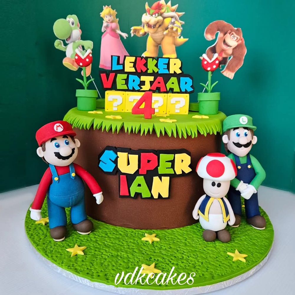 Super Mario Bros by VDK Cakes