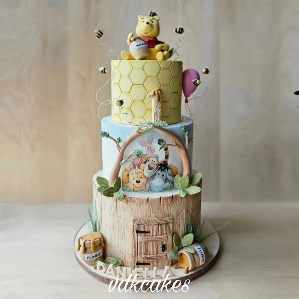 Winnie the Pooh by VDK Cakes